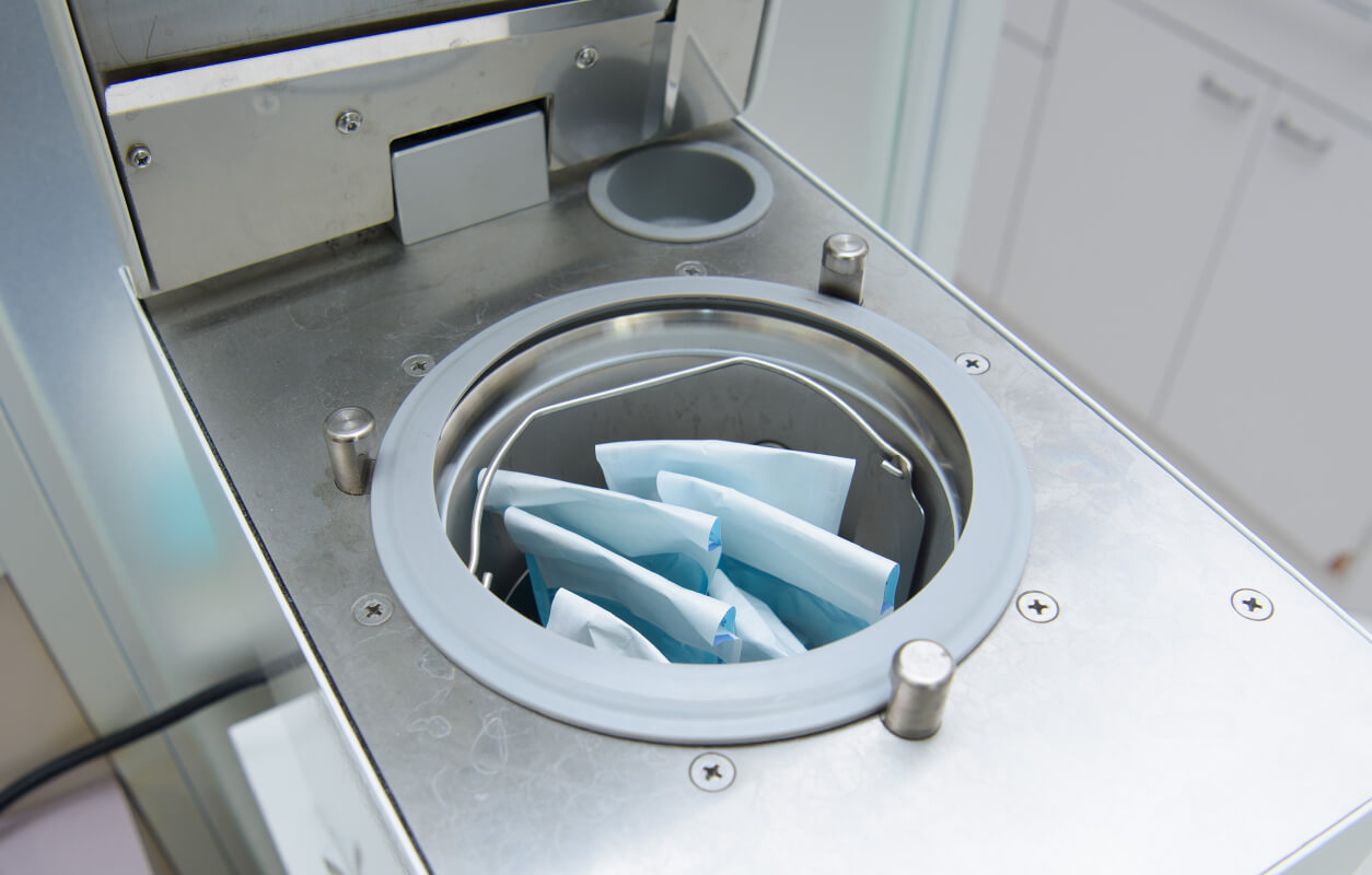 ハンドピースの蒸気滅菌器|ハンドピースのメンテナンス・滅菌|滅菌と消毒について|より良い歯科医院であるために|茨城県桜川市「土井歯科クリニック」